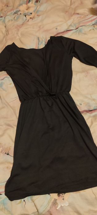 Zwiewna czarna sukienka