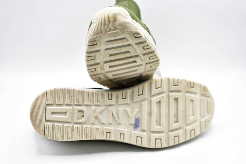 Sneakersy DKNY
Slip In  roz. 42
