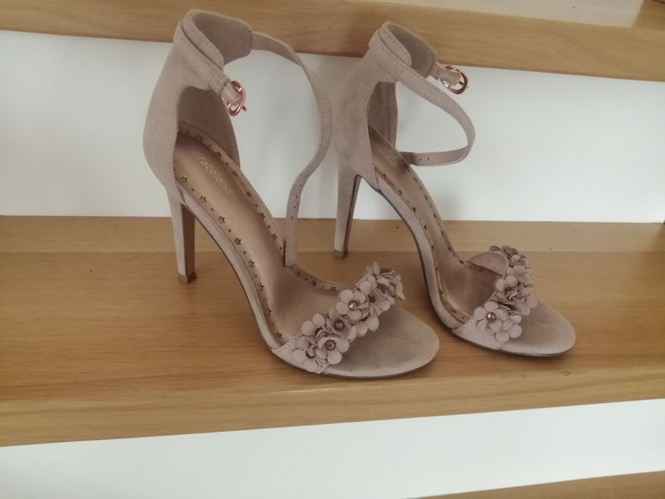 Buty na obcasie stan idealny