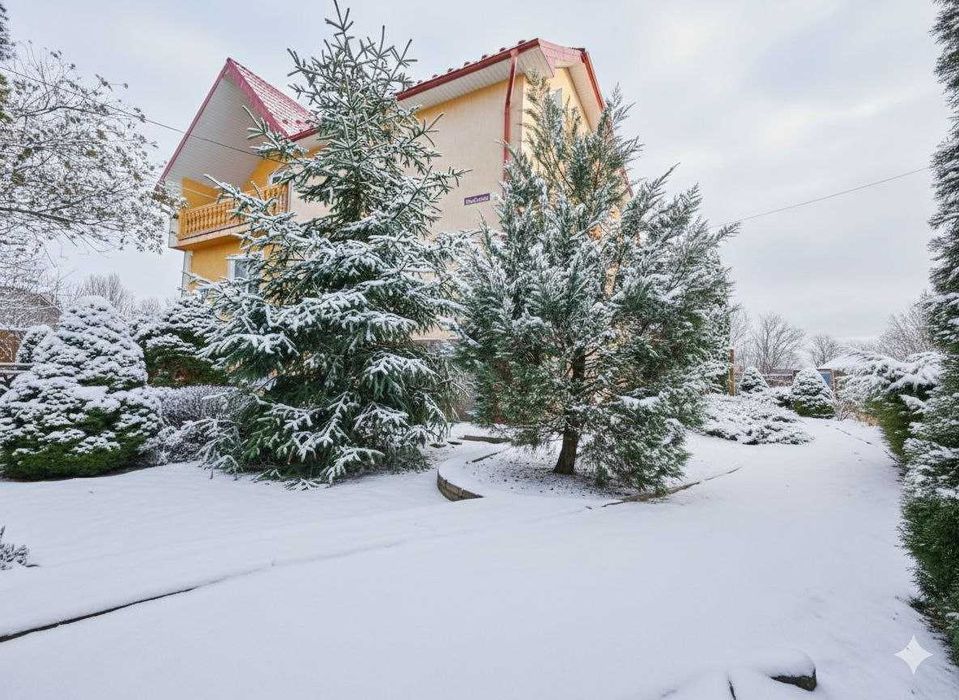 Продається добротний цегляний будинок на околиці м.Стрий...