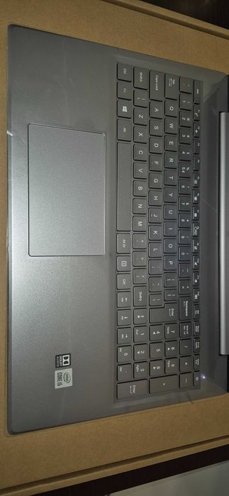 Nowy notebook 17,3FHD IPS i5-10210U 16GB RAM 512SSD Win 11