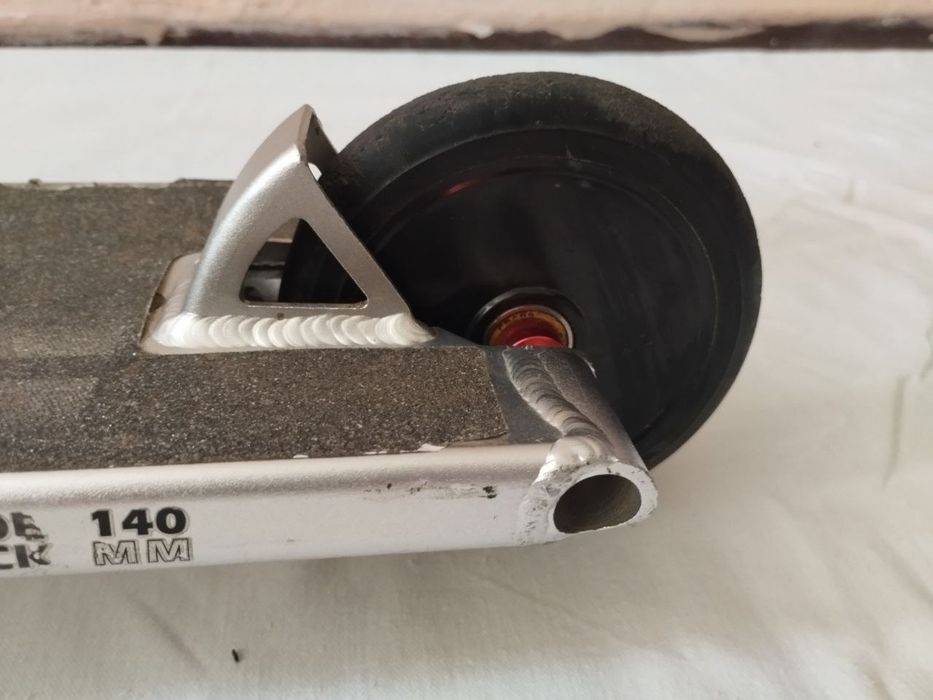 Продам трюковий самокат Explore ZOOM II (LIGHT GRAY / срібло)