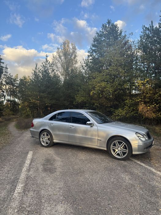 Продам Mercedes W211