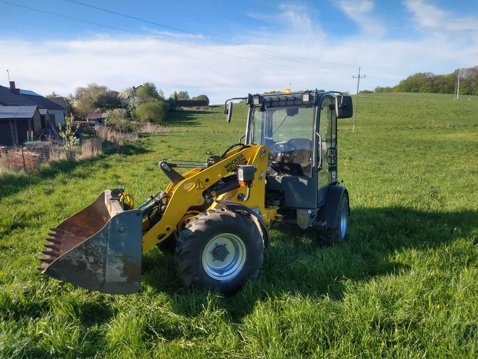 Wynajem ładowarki (wypożyczalnia urządzeń budowlanych i ogrodniczych)