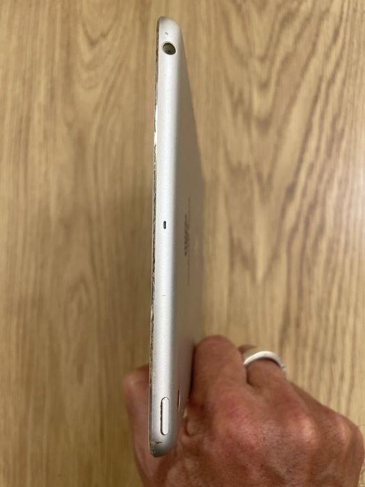 Mini iPad da Apple para peças e/ou para colecionadores.
