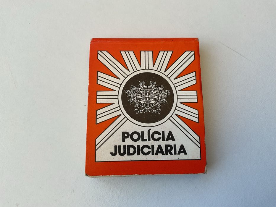 Antiga caixa de fosforos da Policia Judiciária