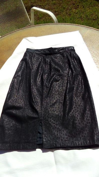 Saia de couro preto Tamanho 36