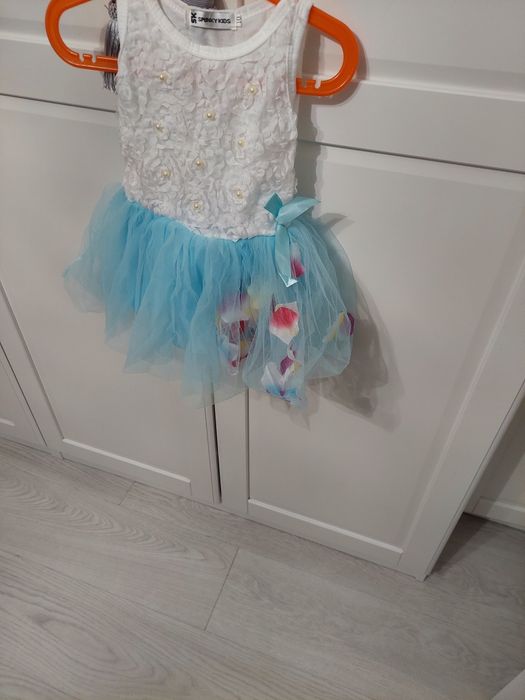 Sukieneczka elegancka 86/92 tiul nowa płatki róż na lato