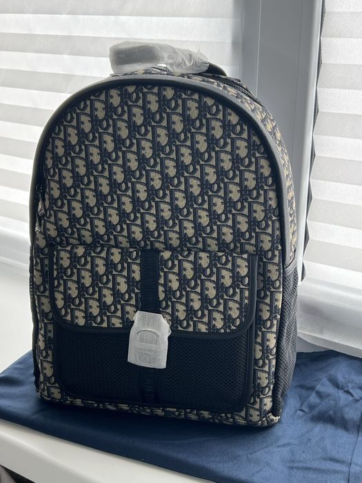 Новий рюкзак Dior
