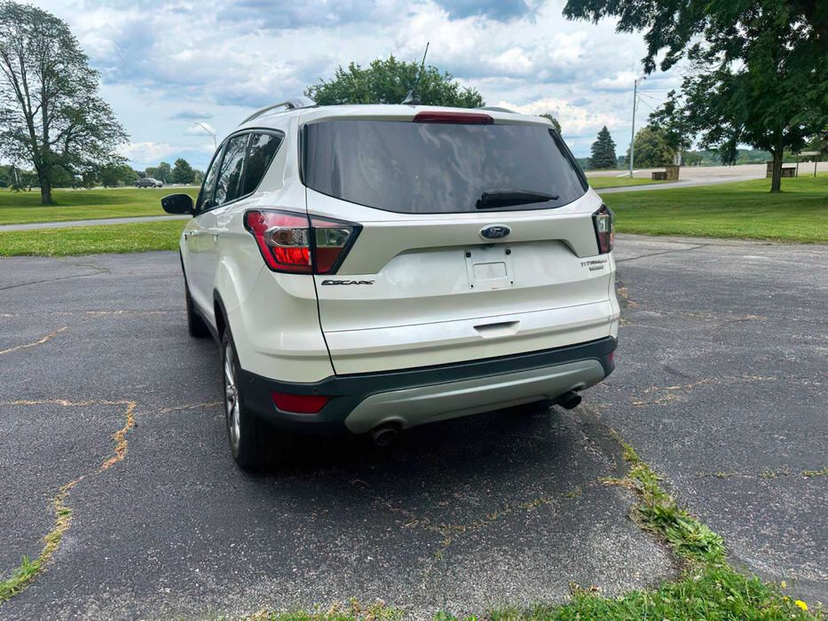 Ford Escape Titanium      2018
