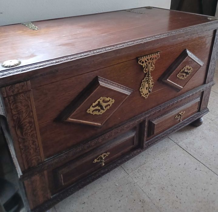 Mala antiga em Madeira