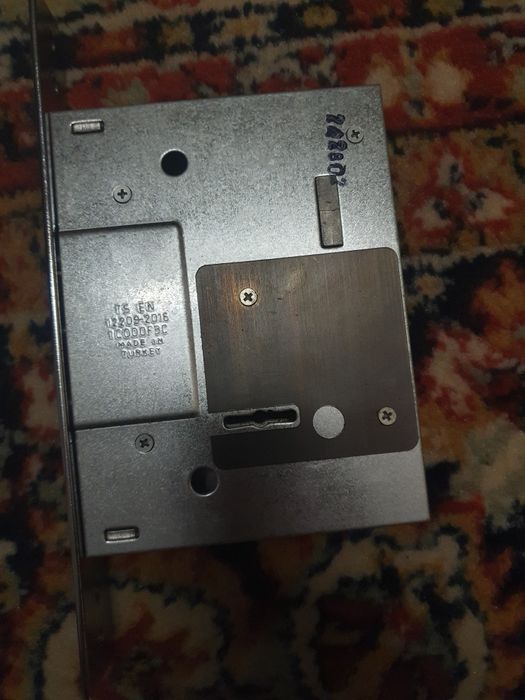 Замок KALE с бронепластиной от взлома