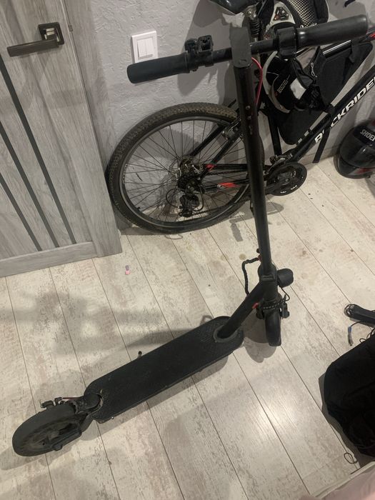 Продам самокат кроссер е9(аккумулятор под замену)