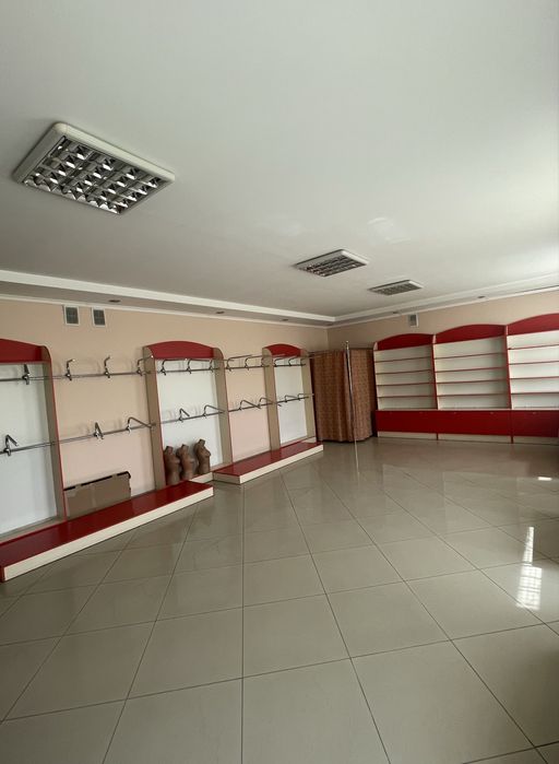 Продаж або оренда приміщення в цетрі міста під магазин або офіс