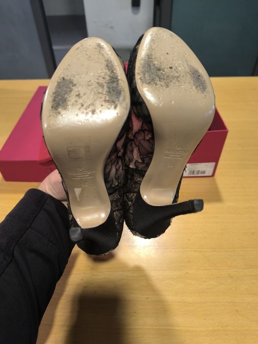 Sapatos de salto alto femininos Valentino