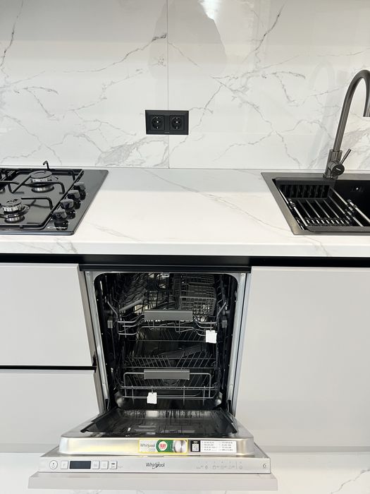 Здається 1,5 кім в ЖК Фемелі центр міста