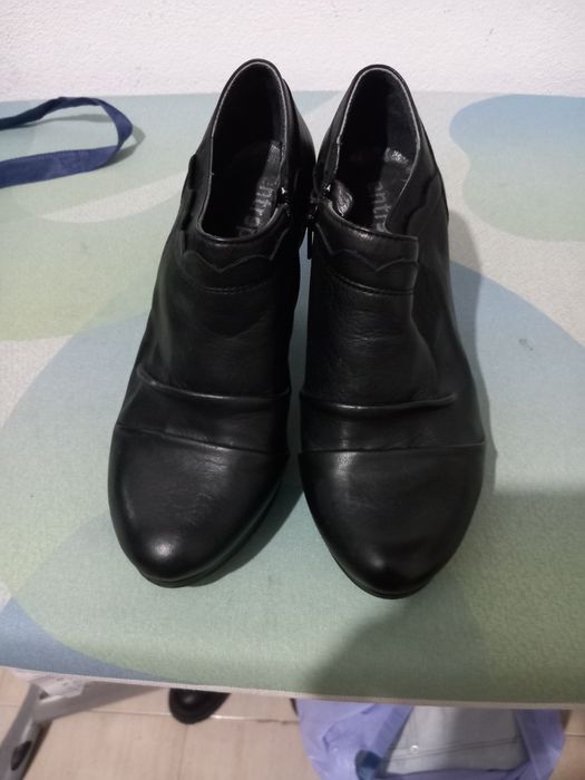 Botins en pele  n 36 (entrepes )