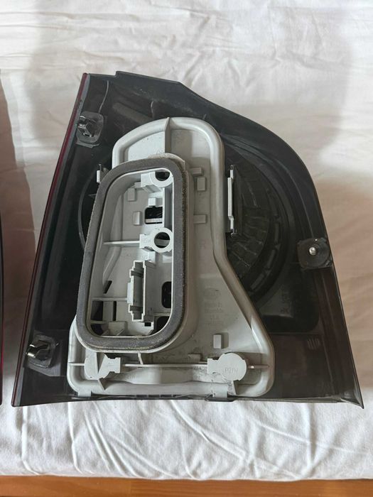 Farol Farolim Tras VW Volkswagen Polo 2005 a 2009 Esq Dto