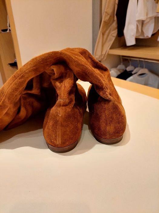 Замшеві чоботи Prada