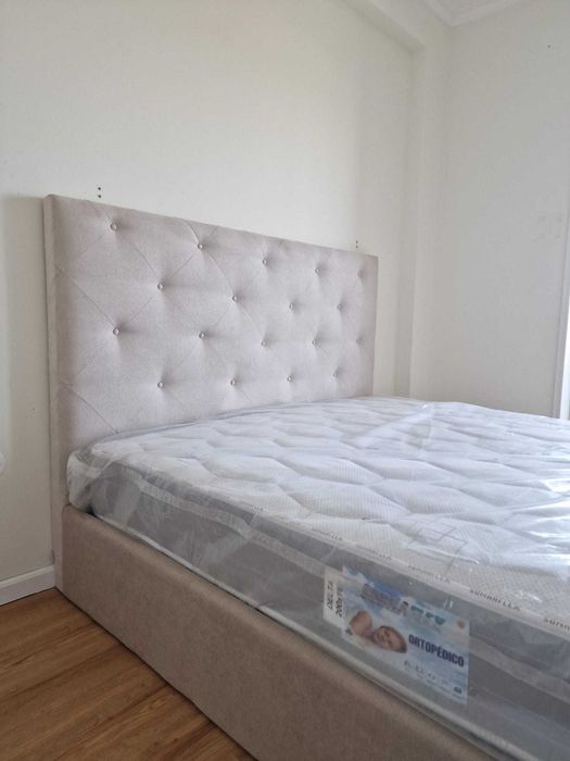 Camas de Casal Estofadas de Luxo 199€ Disp. em Várias Cores! 190x140m!