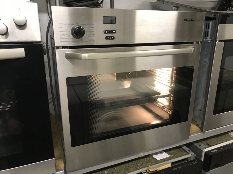 Духова шафа Miele Classic