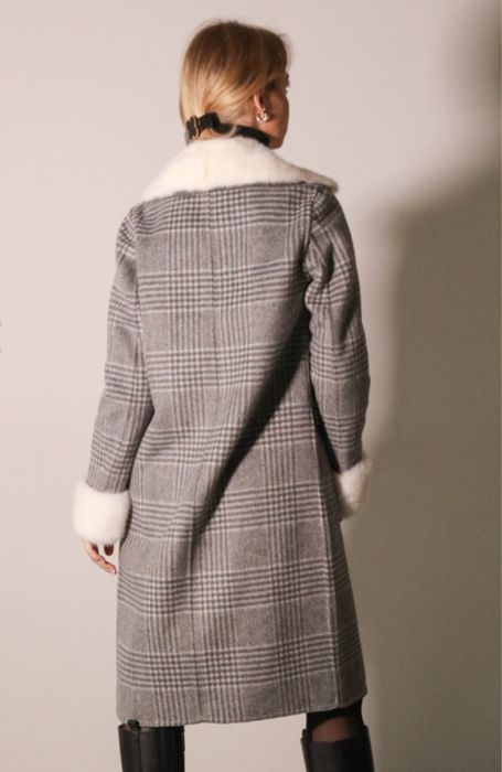 Вовняне пальто з норковим коміром та рукавами (знімаються)