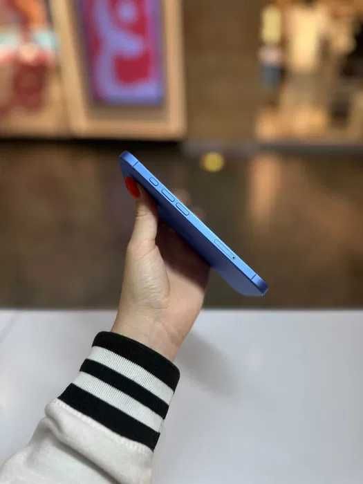 iPhone 16 128 GB Ultramarine – jak nowy!