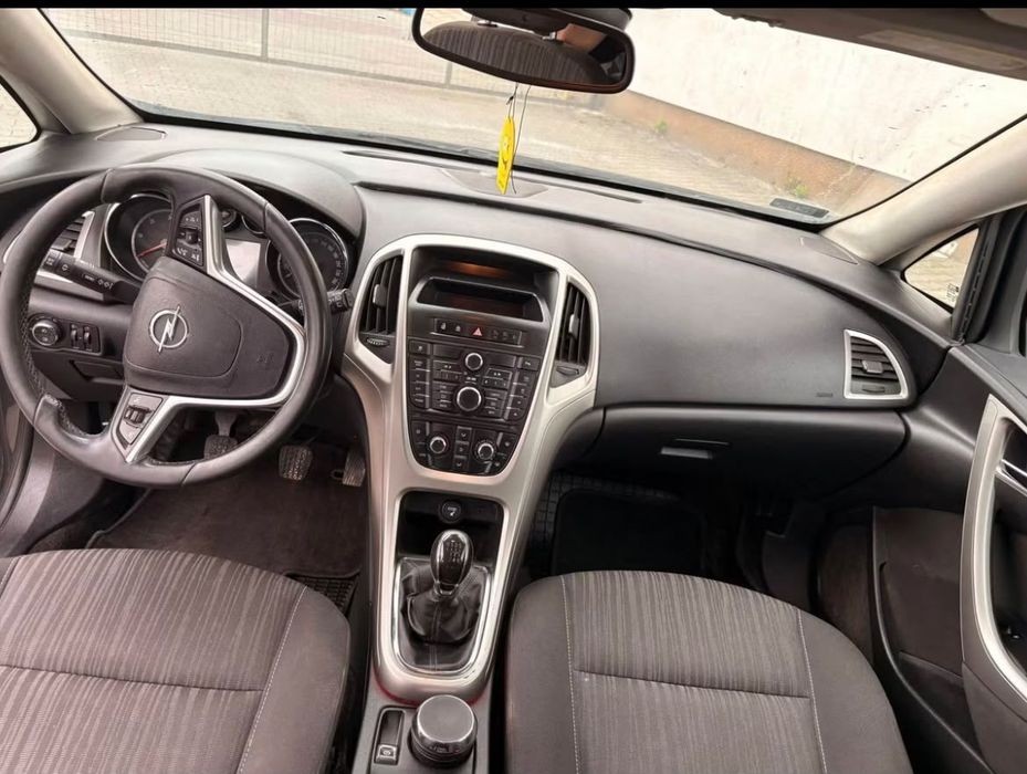 Opel Astra J Super stan. Doinwestowany!!