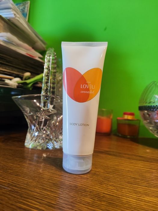 Balsam do ciała - Avon Lov U Connected 125ml