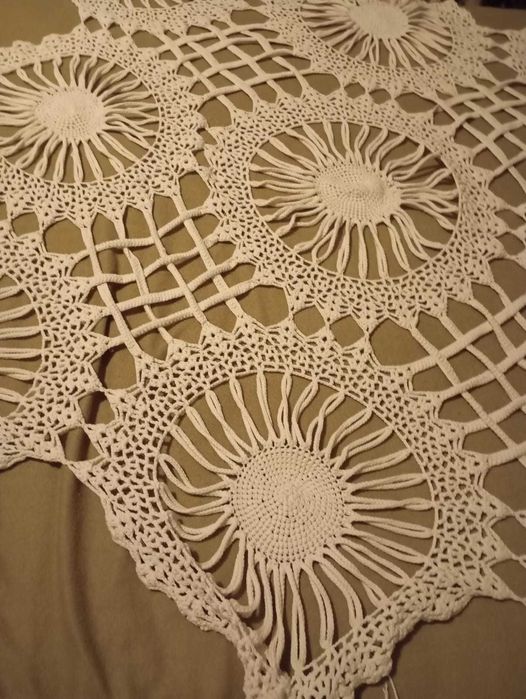 Pano de Camila em Renda; Lençóis Bordados e Colcha Bordada Novos