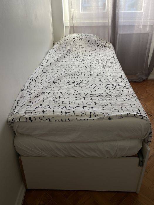 Cama solteiro com 3 gavetas
