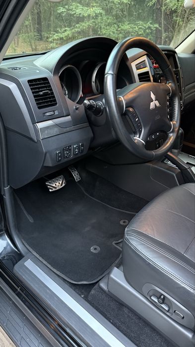 Mitsubishi Pajero Wagon 2018 3.0 газ - бензин