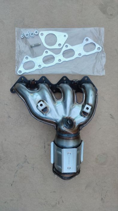 Катализатор коллектор Мицубиси Mitsubishi Eclipse Galant, Dodge Stratus, Chrysler Sebring 2,4