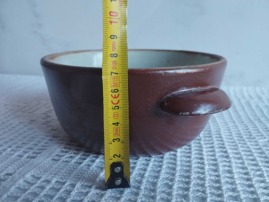 Stara ceramiczna miska do pieczenia brązowa