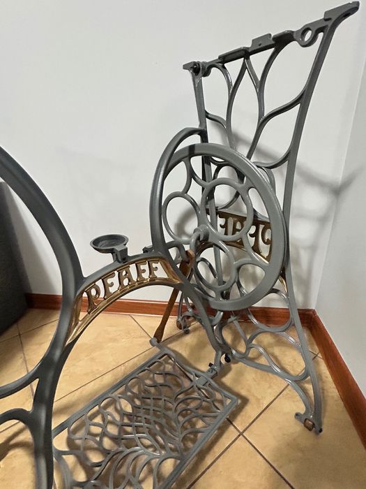 Podstawa - nogi maszyny do szycia PFAFF