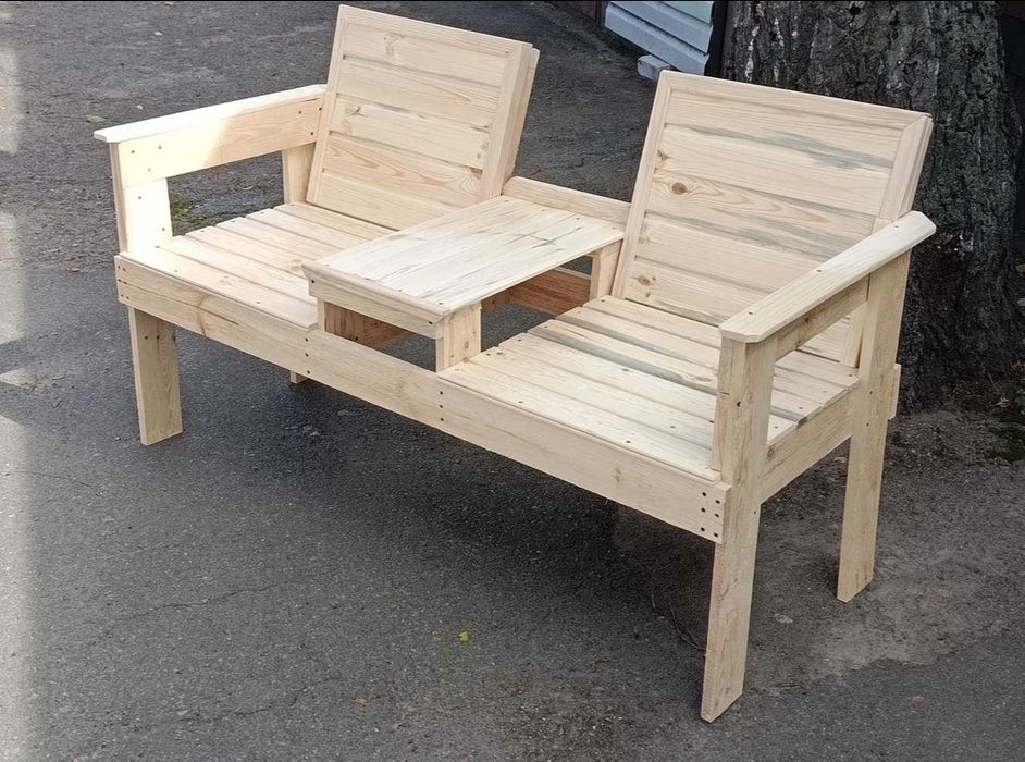 Лавочки, столики, ящик для квітів. Сезонний розпродаж