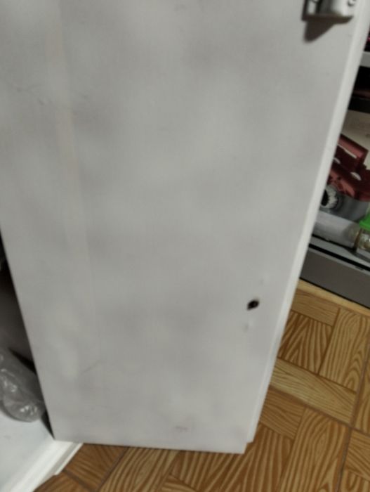 Sapateira lacada em branco