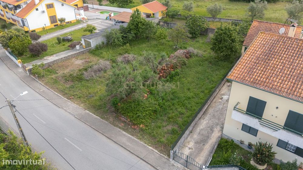 Encantador Terreno em Taveiro, Junto ao Retail Parque Taveiro, Coimbra