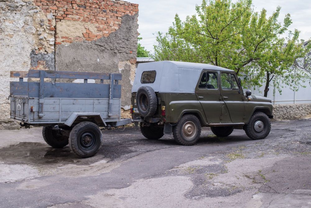 Посилений автомобільний причіп на ресорах, для позашляховика / УАЗ / дача / будівництво