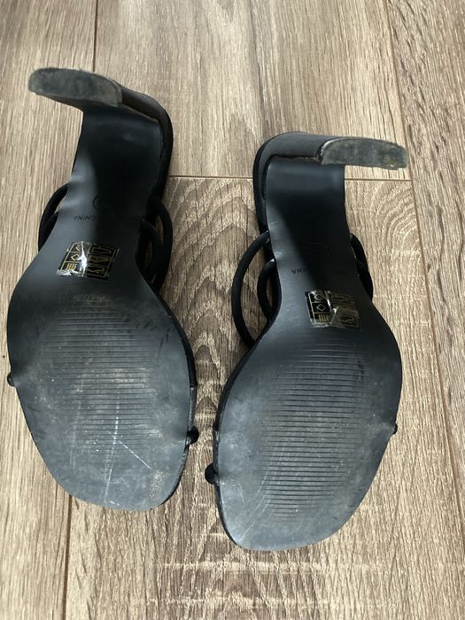 Босоніжки prettylittlething