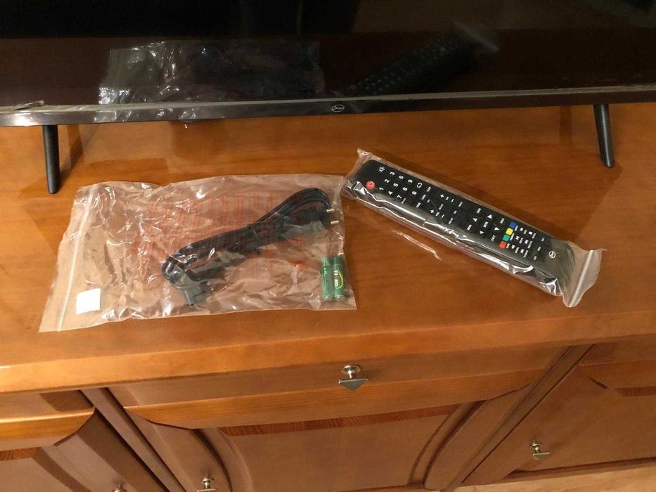 Smart TV 32'' Nova - NUNCA USADA