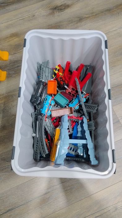Fisher-Price Tomek i Przyjaciele Super Stacja + zestaw torów z ciuchciami