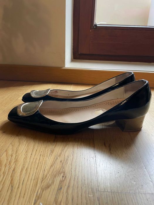 Sprzedam buty skórzane lakierowane włoskiej marki Nebuloni, r.41
