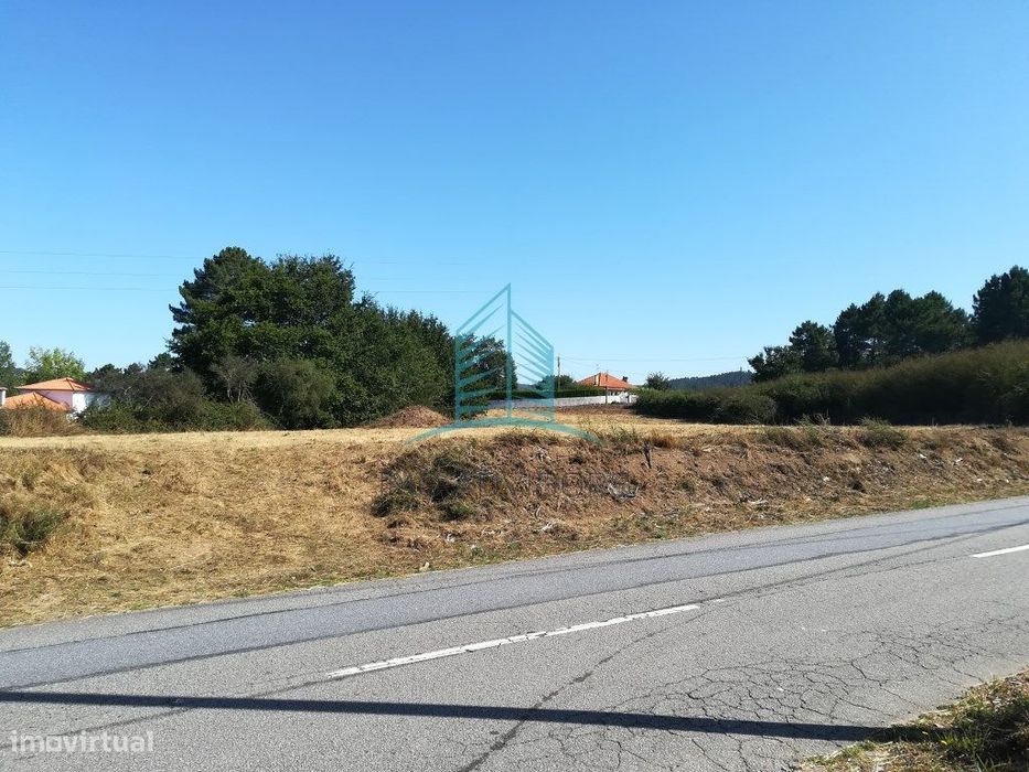 Excellent Urban Plot of 4,176 m² in Rubiães, with Two Frontages.