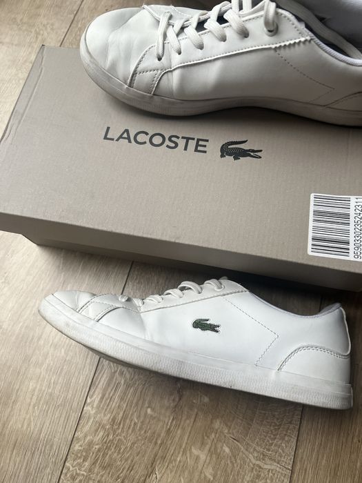 Lacoste 39 biale