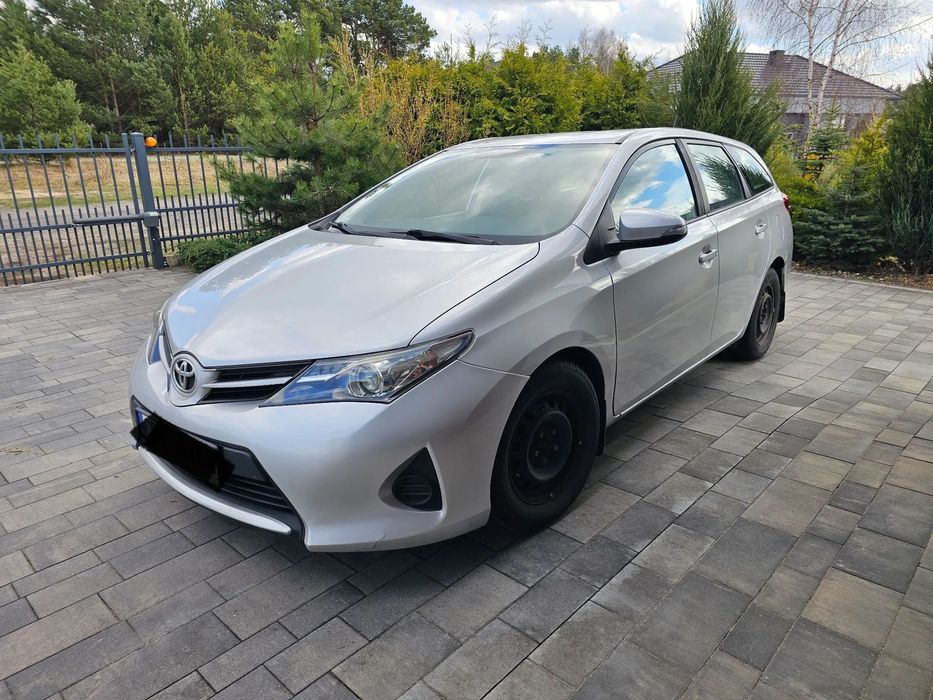 Toyota Auris Toyota Auris Kombi 1.4 D-4D • 2013 • I właściciel • Salon Polska