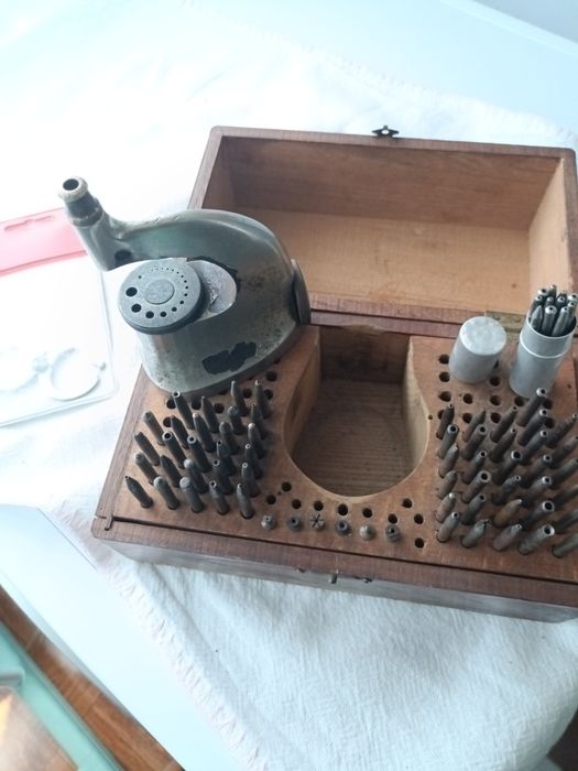 Vendo Cravadeira de Relojoeiro .