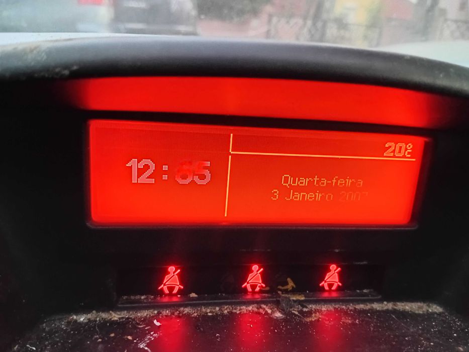 Carro com avaria