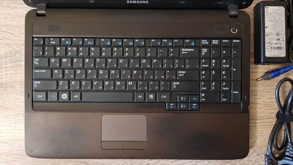 Ноутбук Samsung R538 під відновлення або на запчастини. 
+ В подарунок
