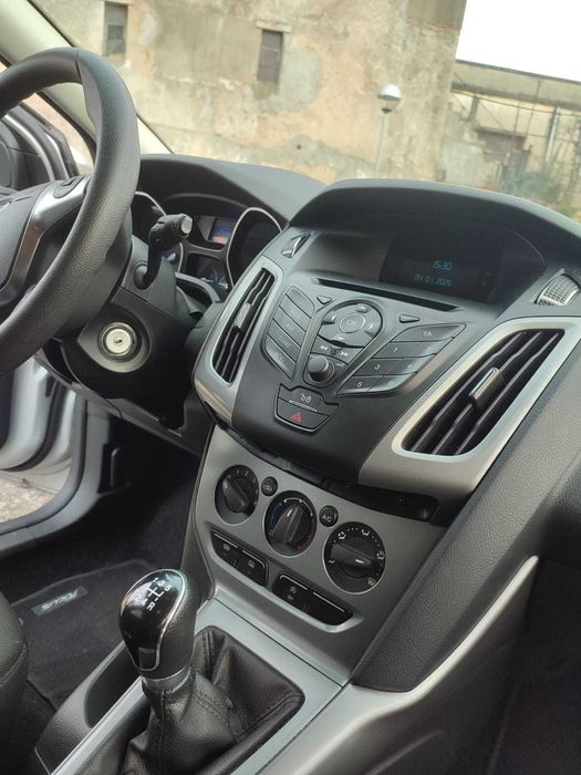 ford focus Titanium 2014 bem estimado